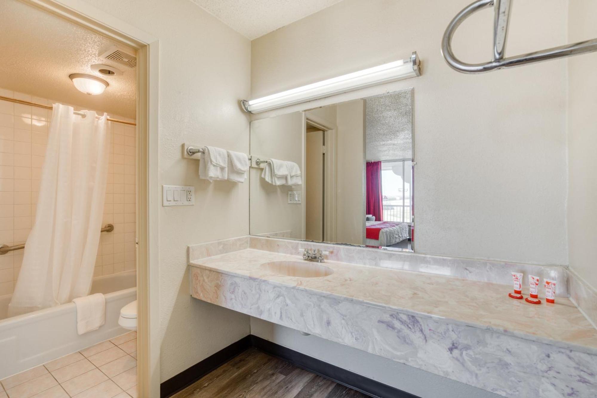 Oyo Hotel Waco University Area I-35 Dış mekan fotoğraf